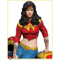 DC Collectibles Gotham City Garage Wonder Woman Statue (SEE PICTURES)