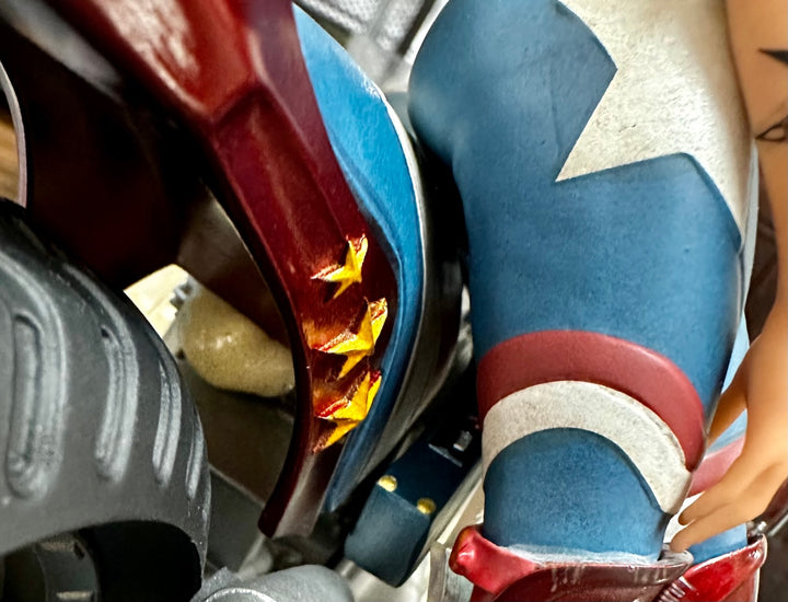 DC Collectibles Gotham City Garage Wonder Woman Statue (SEE PICTURES)