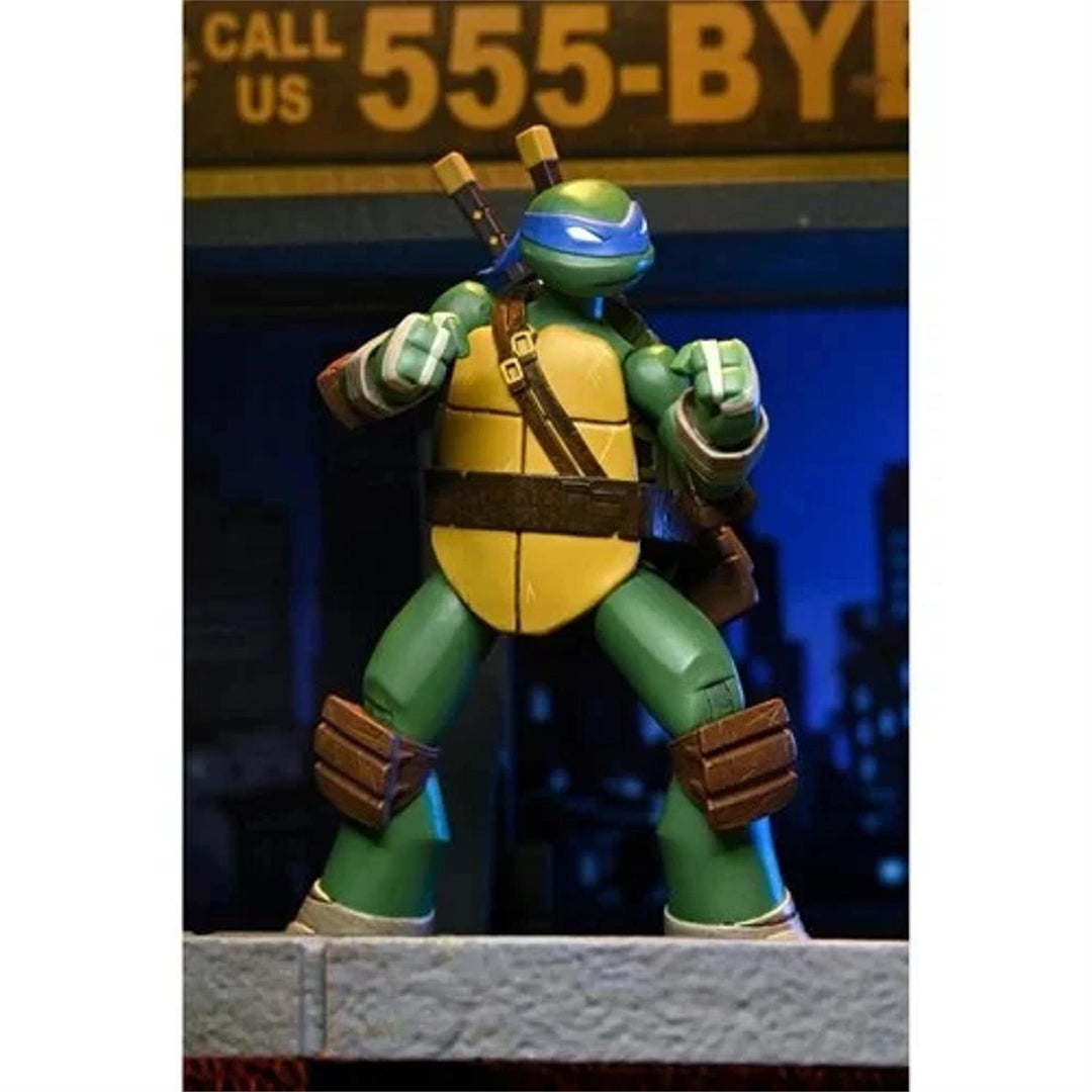 TMNT: 2012 CARTOON ULTIMATE - LEONARDO (7IN SCALE AF)