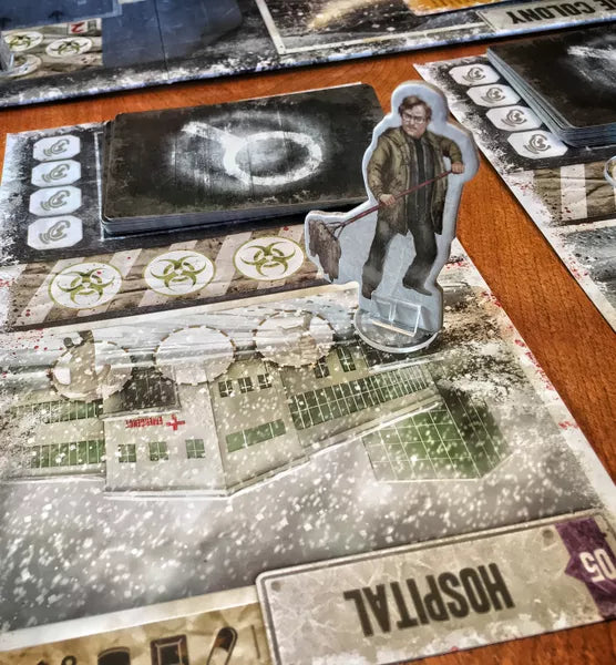 Dead of Winter: A Crossroads Game (2014)