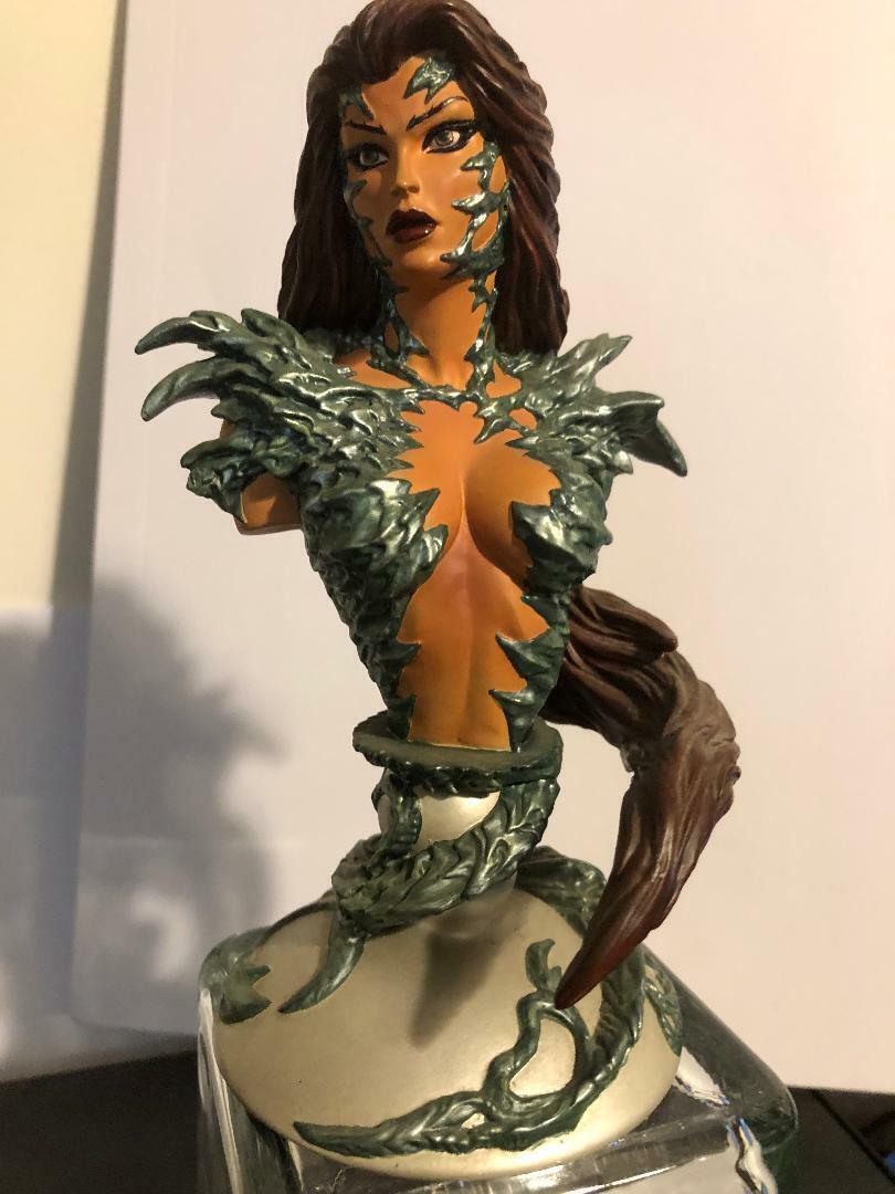 Witchblade 7" Bust