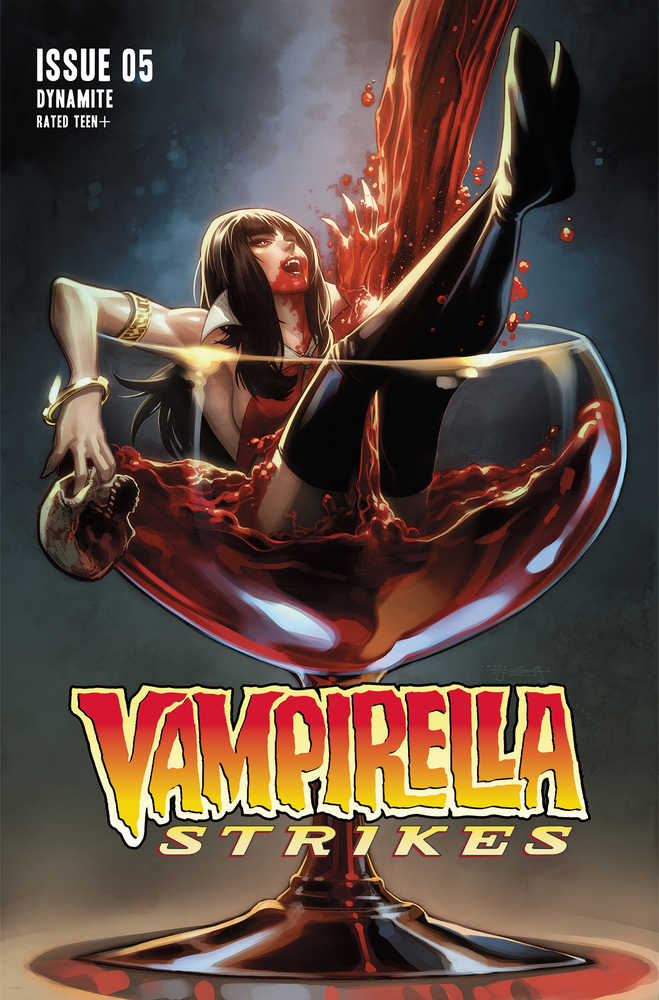 Vampirella Strikes #5 Cover B Segovia <YS28>